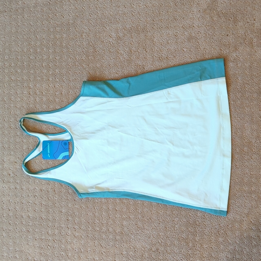 Brooks women's pick up tank